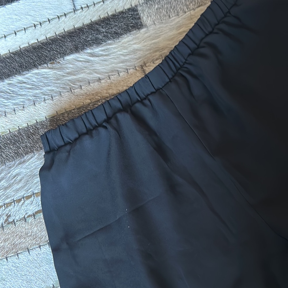 LA Hearts Black Lightweight Scalloped Trimmed‎ Shorts - Picture 3 of 5